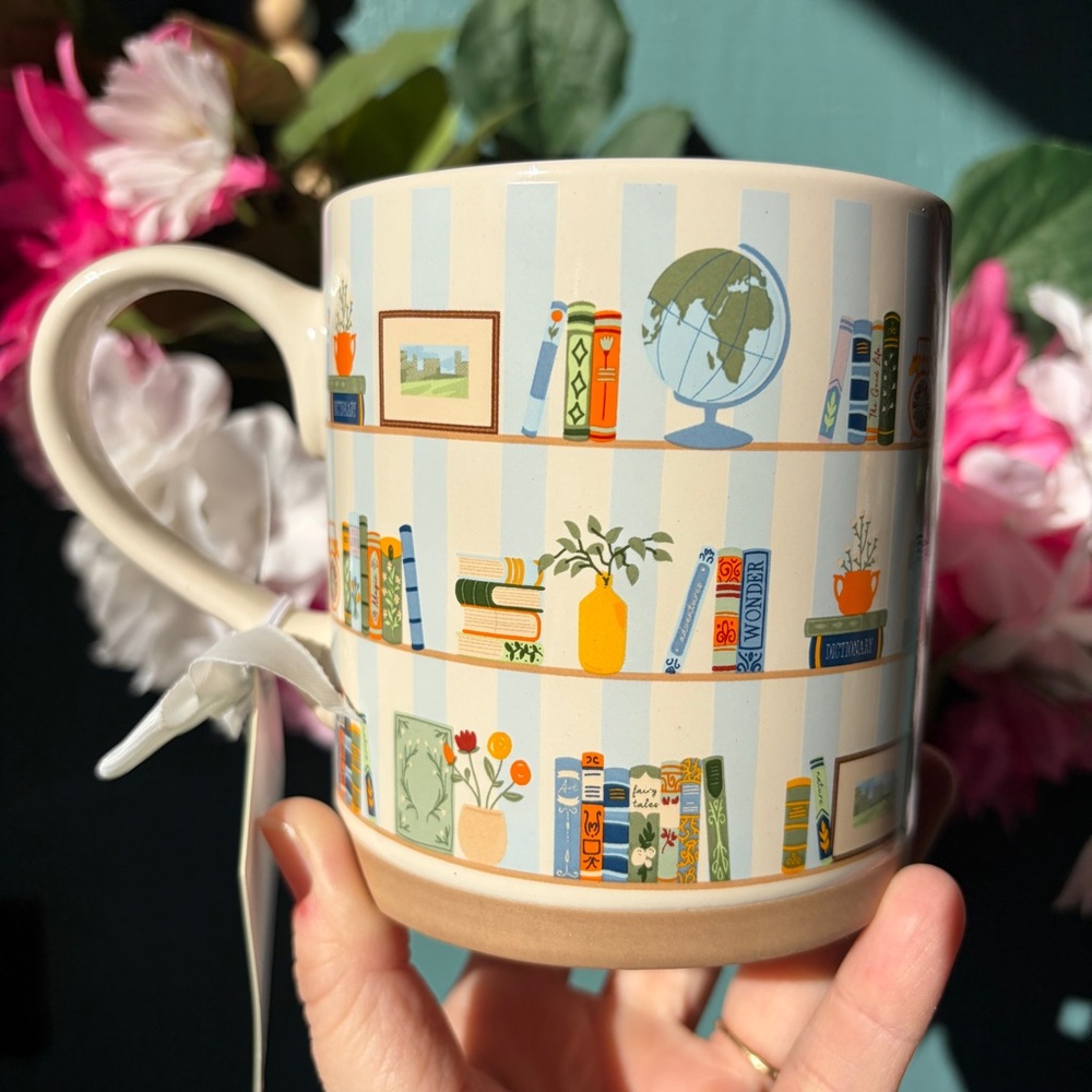 Bookshelf Pattern Ceramic Mug